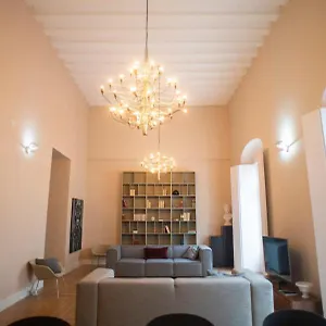 https://casa-plaza-de-las-flores-cadiz.hotelsincadiz.net